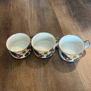 Vintage ceramic soup/coffee mugs.